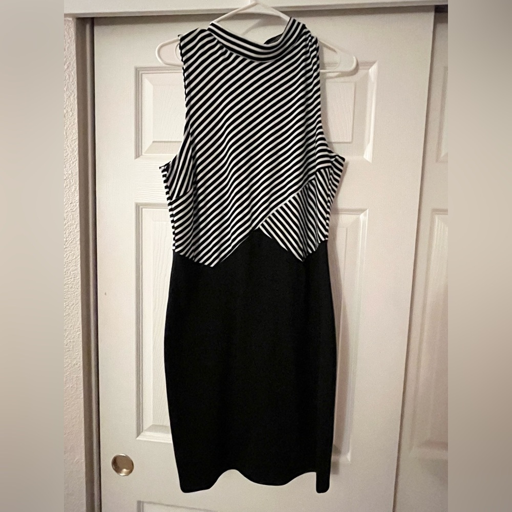 Women’s Black/White Fitted Dress